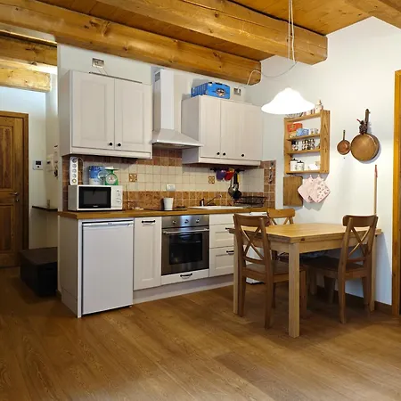 Hostdomus - Via Roma *